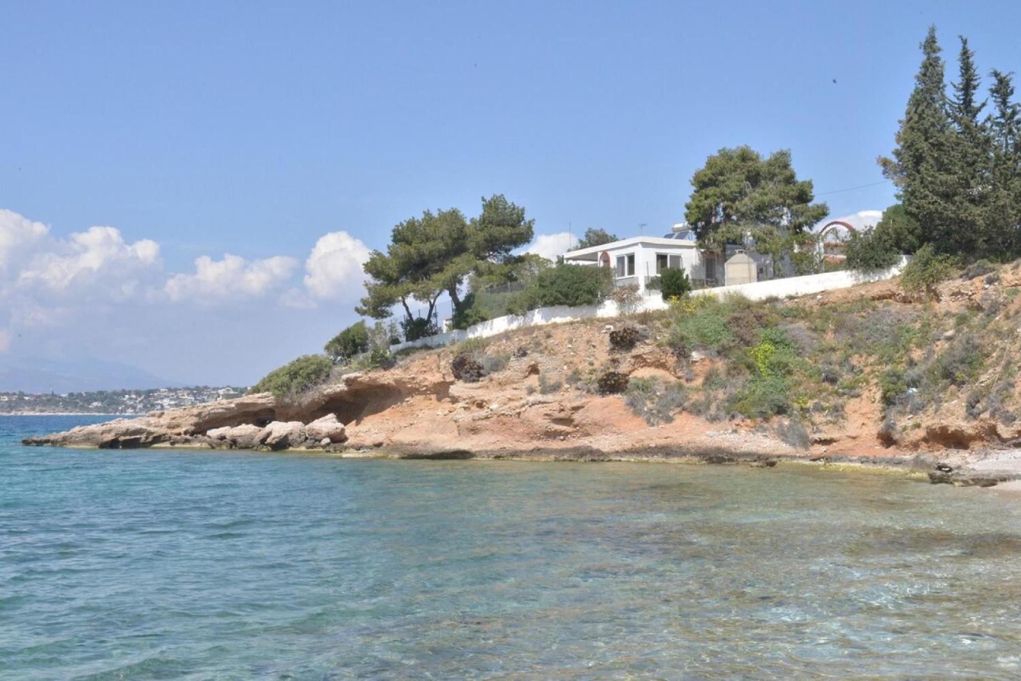 Salamis Beachfront House ภายนอก รูปภาพ