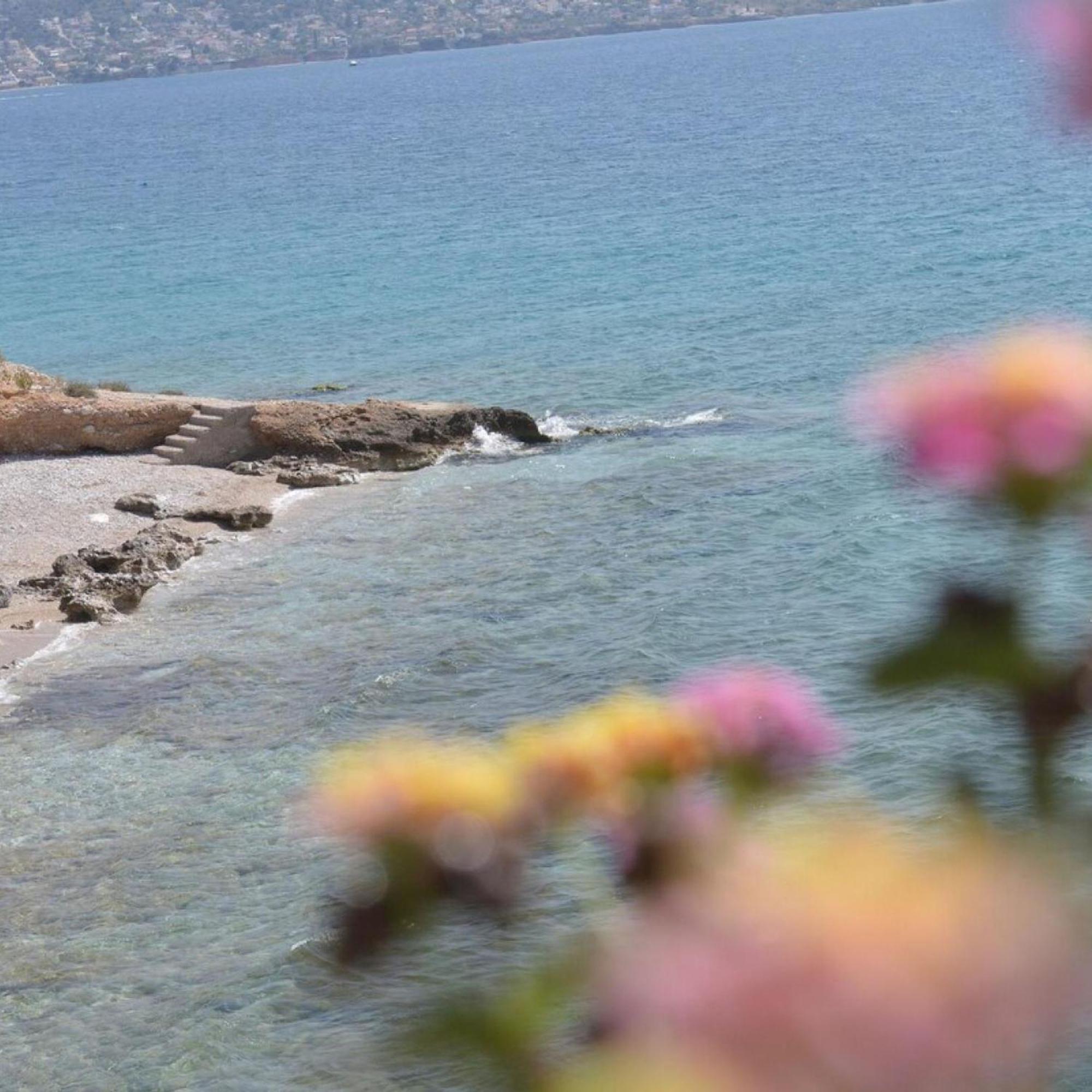 Salamis Beachfront House ภายนอก รูปภาพ