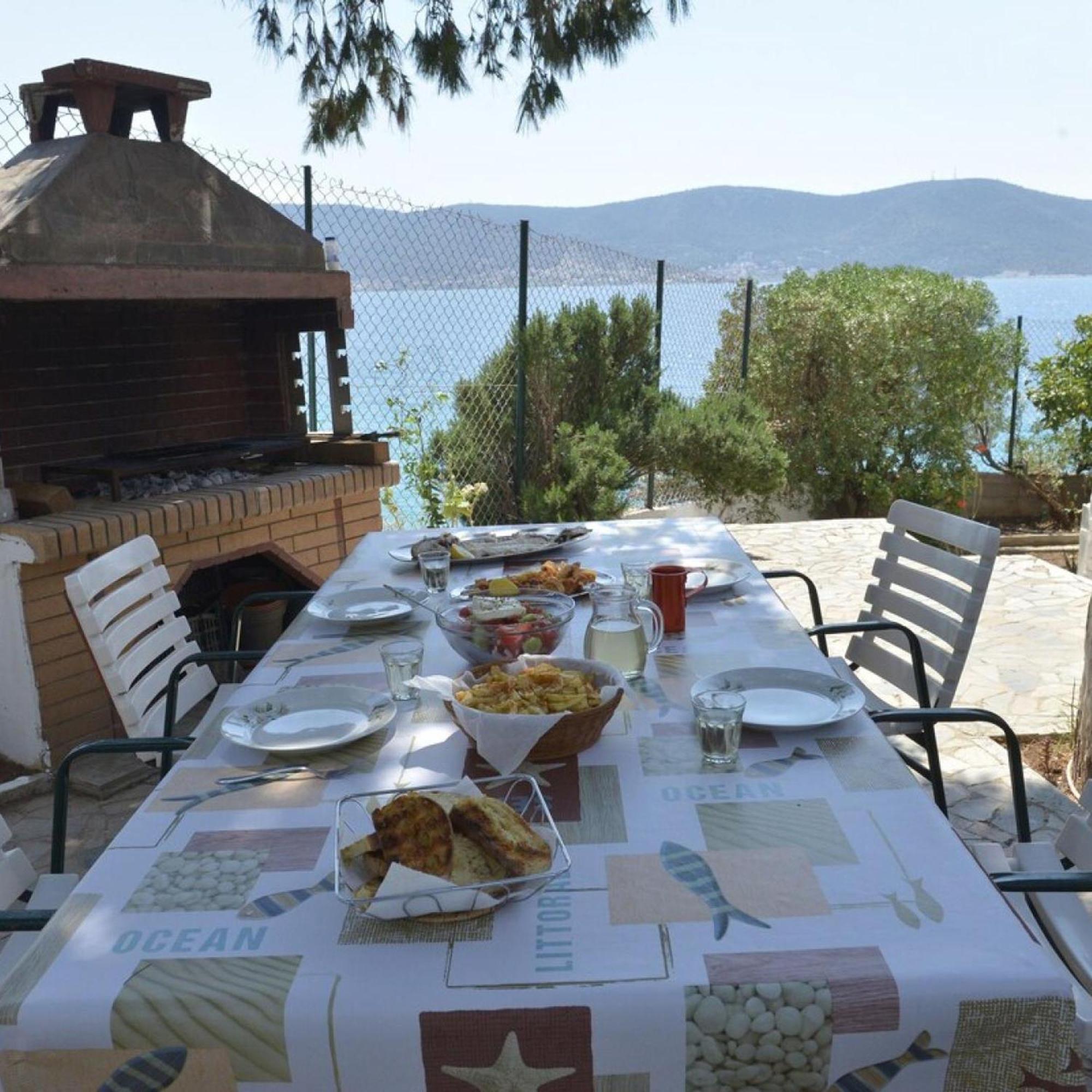 Salamis Beachfront House ภายนอก รูปภาพ