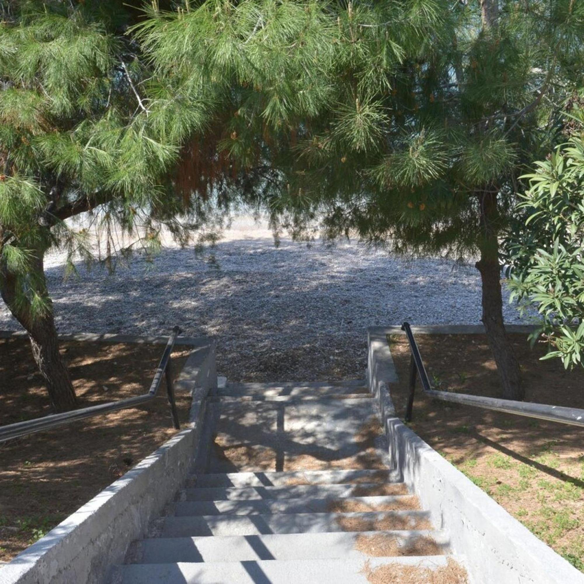 Salamis Beachfront House ภายนอก รูปภาพ